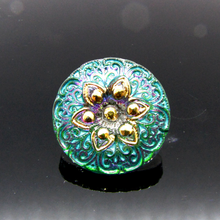 Load image into Gallery viewer, Czech Arabian Star Button Vitrail Green 18mm Qty:1
