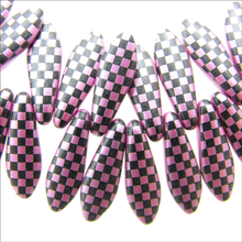 Load image into Gallery viewer, Czech Daggers 5X16mm Black &amp; Pink Lasered Checkers Qty:25 Strung
